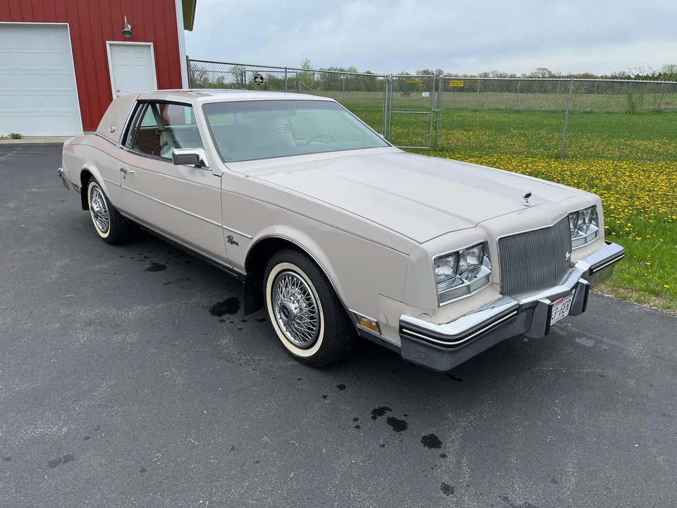 1984 Buick Riviera 4th-7th Gen - Image 15 of 31