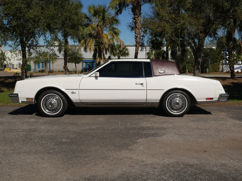 1984 Buick Riviera 4th-7th Gen - Image 11 of 21