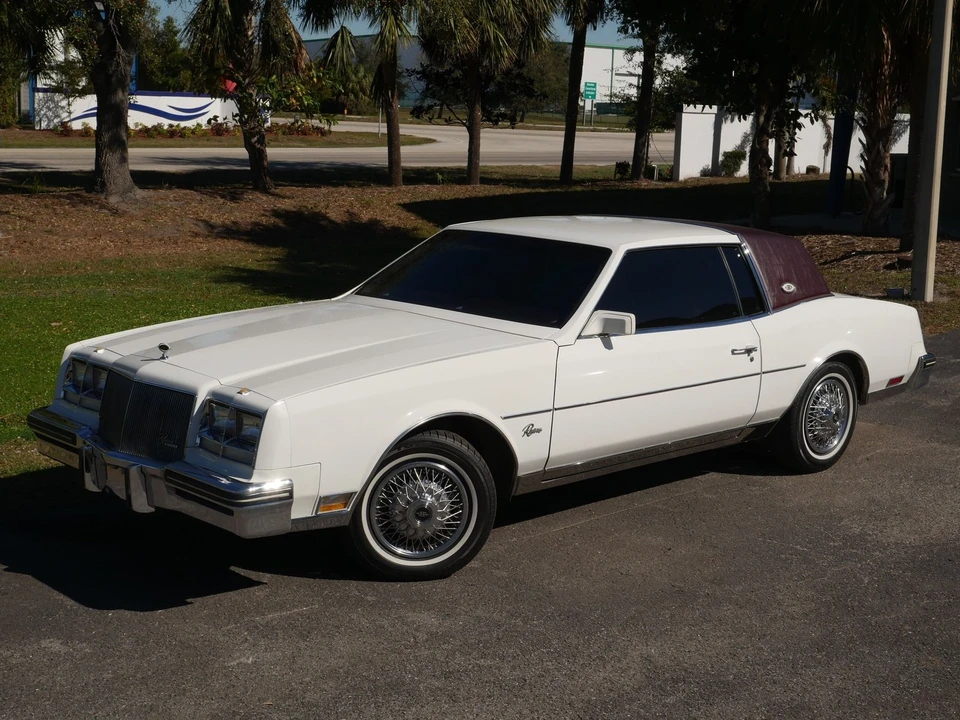 1984 Buick Riviera 4th-7th Gen - Image 9 of 21