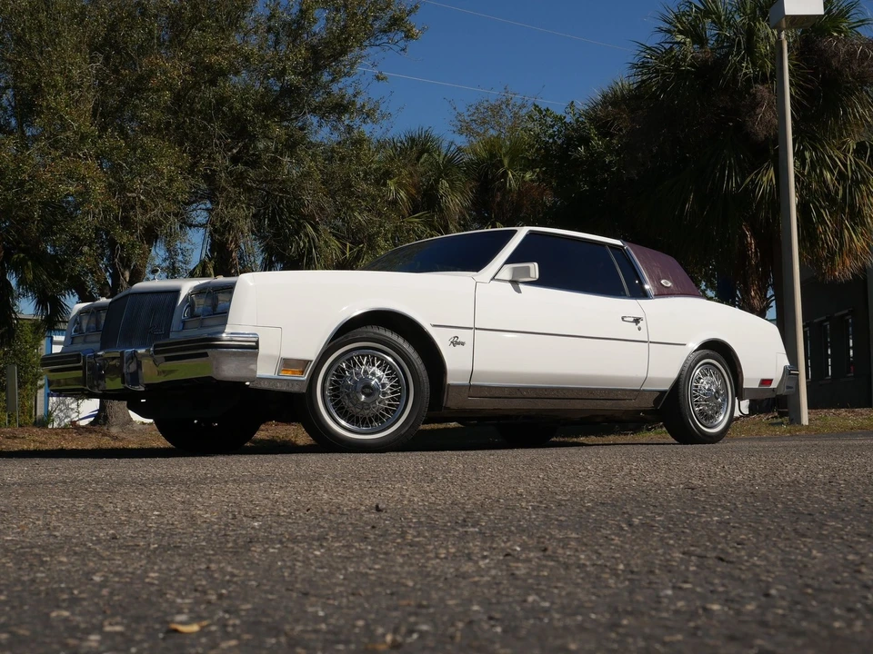 1984 Buick Riviera 4th-7th Gen - Image 8 of 21