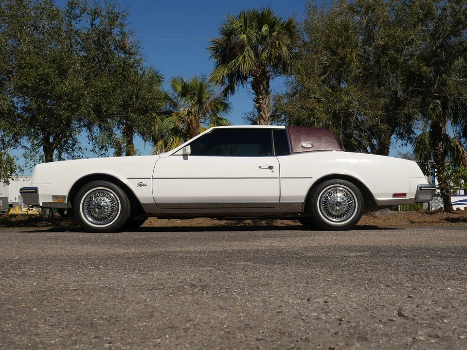 1984 Buick Riviera 4th-7th Gen - Image 10 of 21