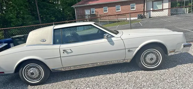 1984 Buick Riviera Coupe 2D