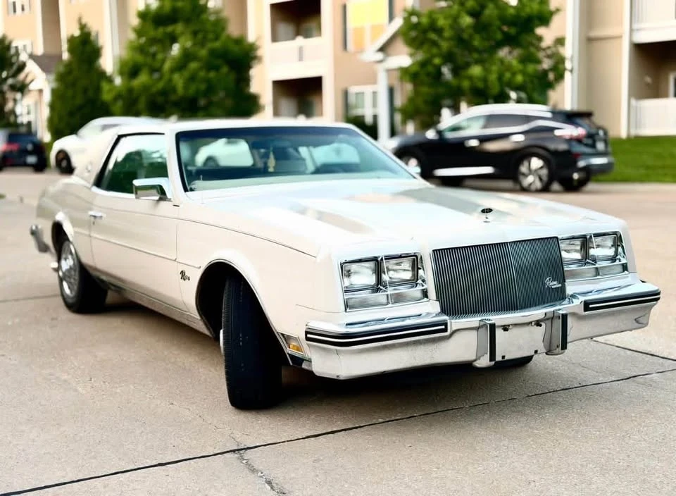 1984 Buick Riviera 4th-7th Gen - Image 2 of 10