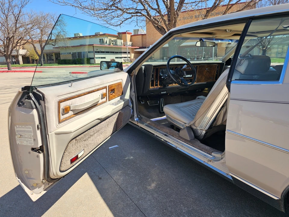 1984 Buick Riviera 4th-7th Gen - Image 11 of 21