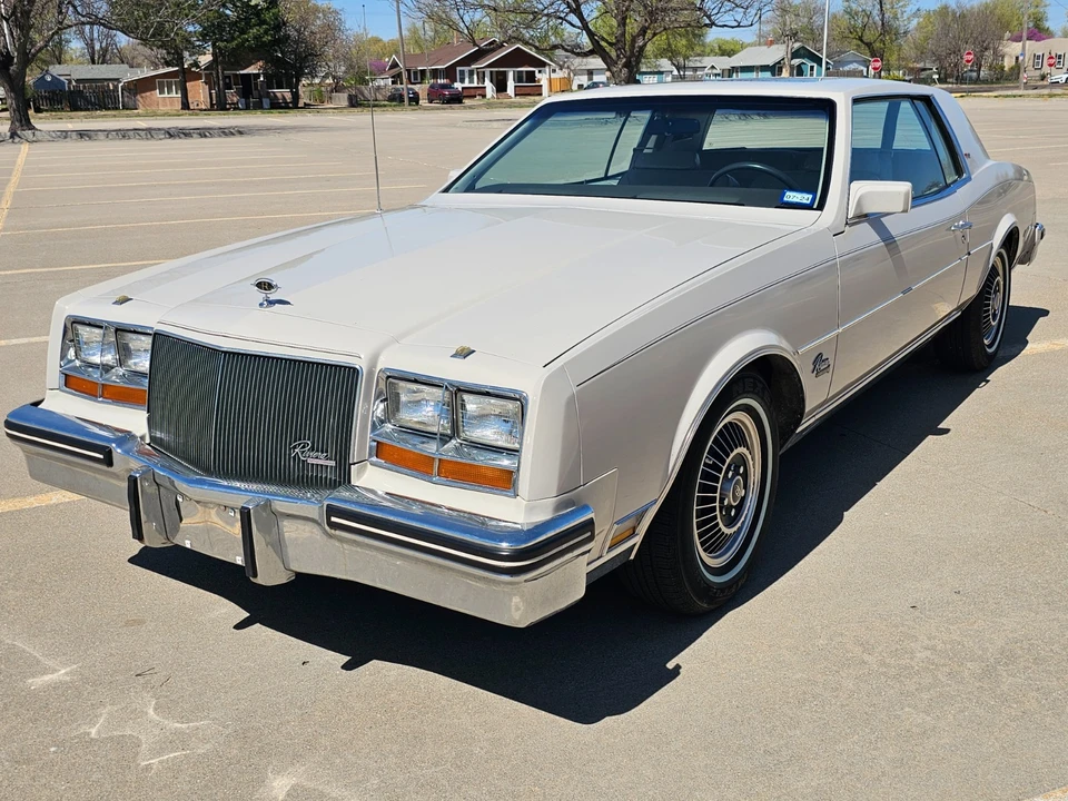 1984 Buick Riviera 4th-7th Gen - Image 10 of 21