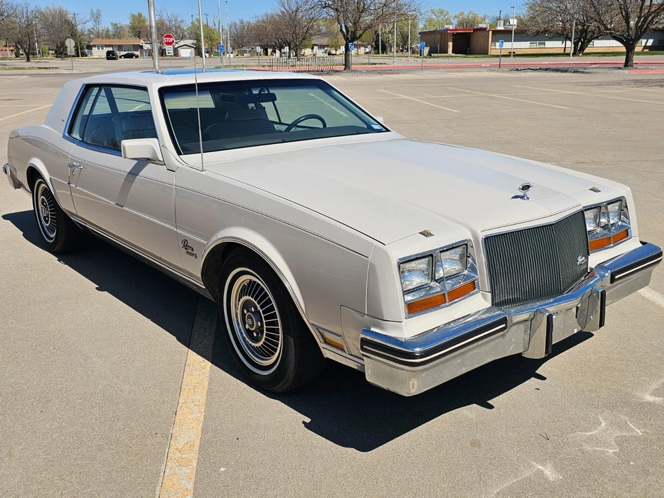 1984 Buick Riviera 4th-7th Gen - Image 9 of 21