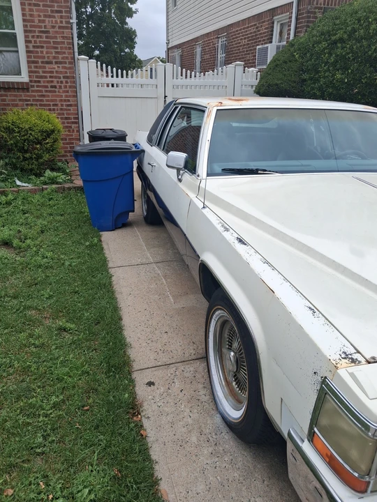 1984 Cadillac DeVille 5th Gen - Image 3 of 4
