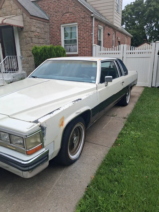 1984 Cadillac DeVille 5th Gen - Image 2 of 4