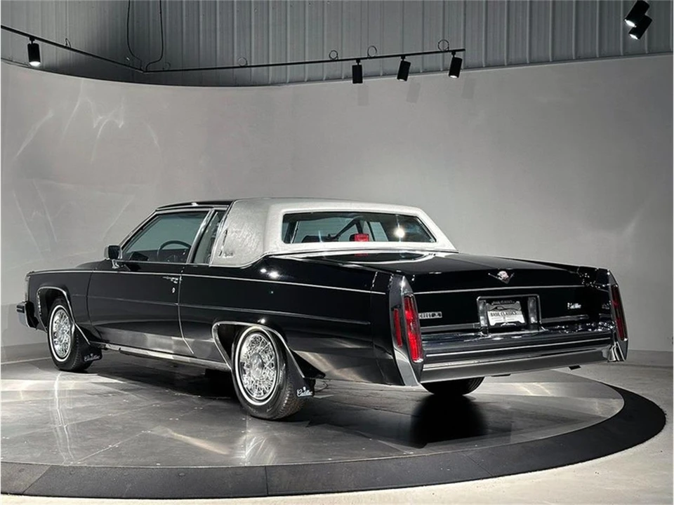 1984 Cadillac DeVille 5th Gen - Image 11 of 31