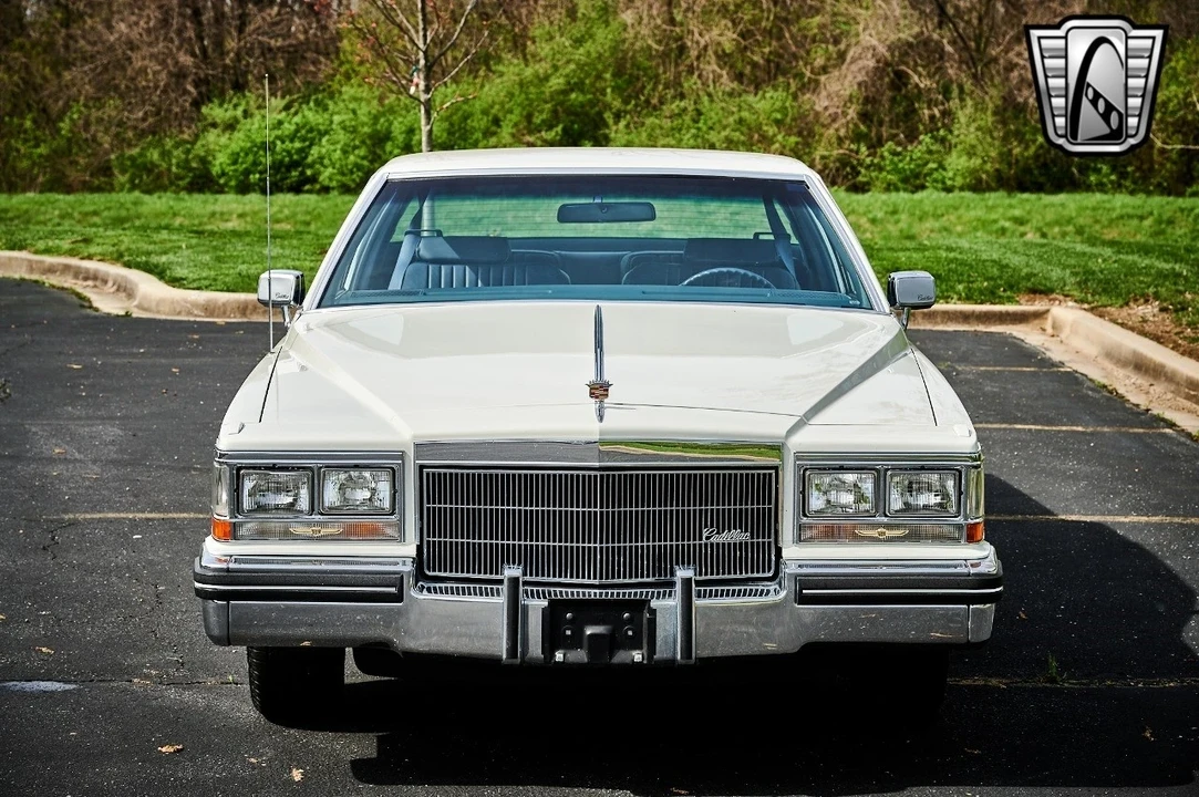 1984 Cadillac DeVille 5th Gen - Image 9 of 12