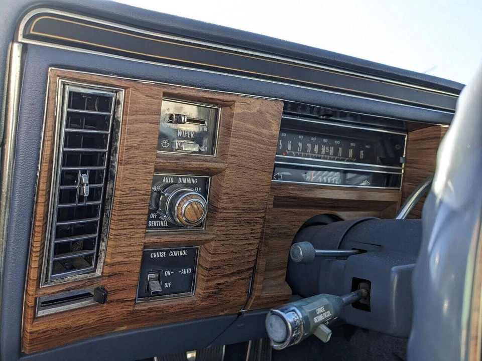1984 Cadillac DeVille 5th Gen - Image 23 of 31
