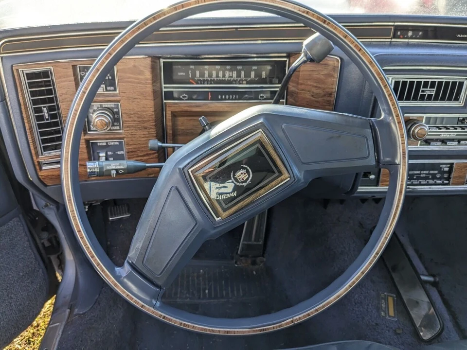1984 Cadillac DeVille 5th Gen - Image 9 of 12