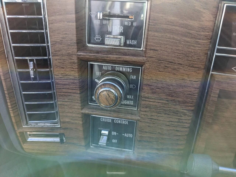 1984 Cadillac DeVille 5th Gen - Image 18 of 31