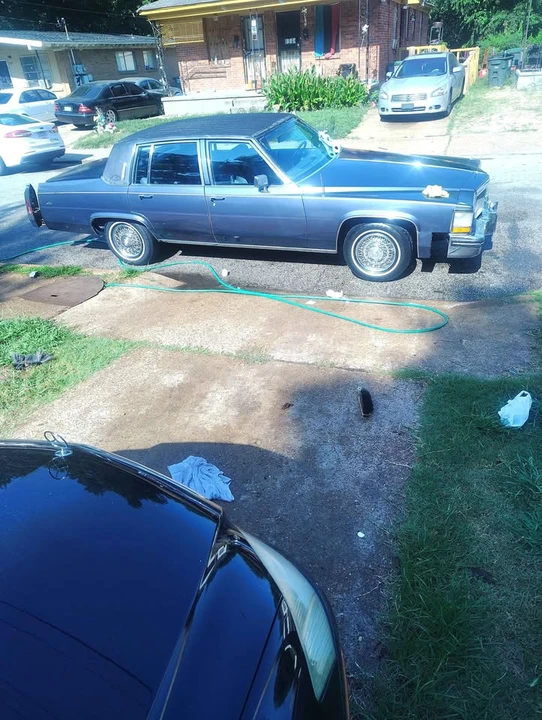 1984 Cadillac Fleetwood - Image 2 of 3