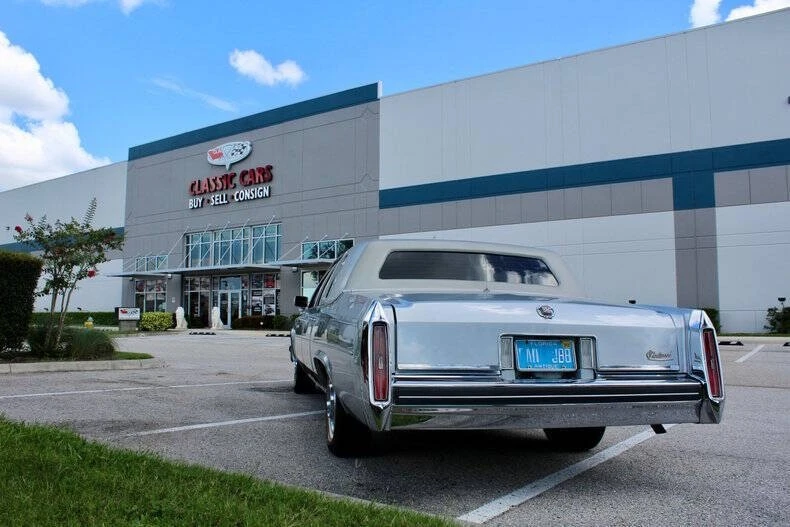1984 Cadillac Fleetwood - Image 12 of 31