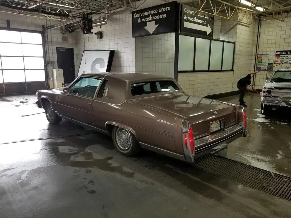 1984 Cadillac Fleetwood - Image 2 of 11