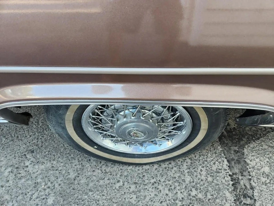 1984 Cadillac Fleetwood - Image 10 of 11