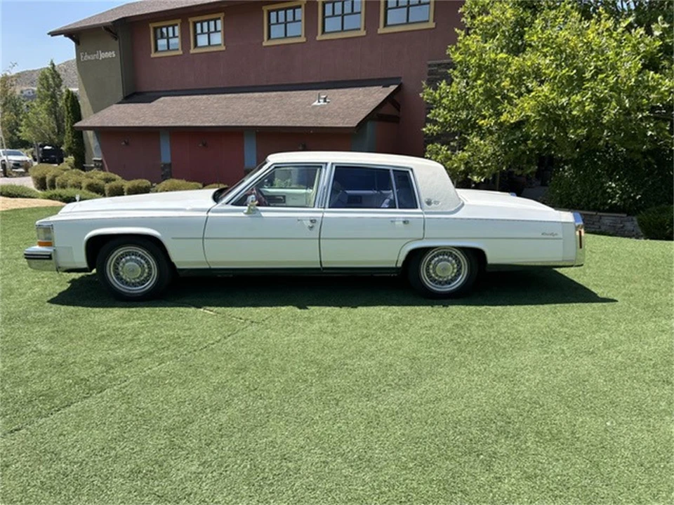 1984 Cadillac Fleetwood - Image 4 of 15