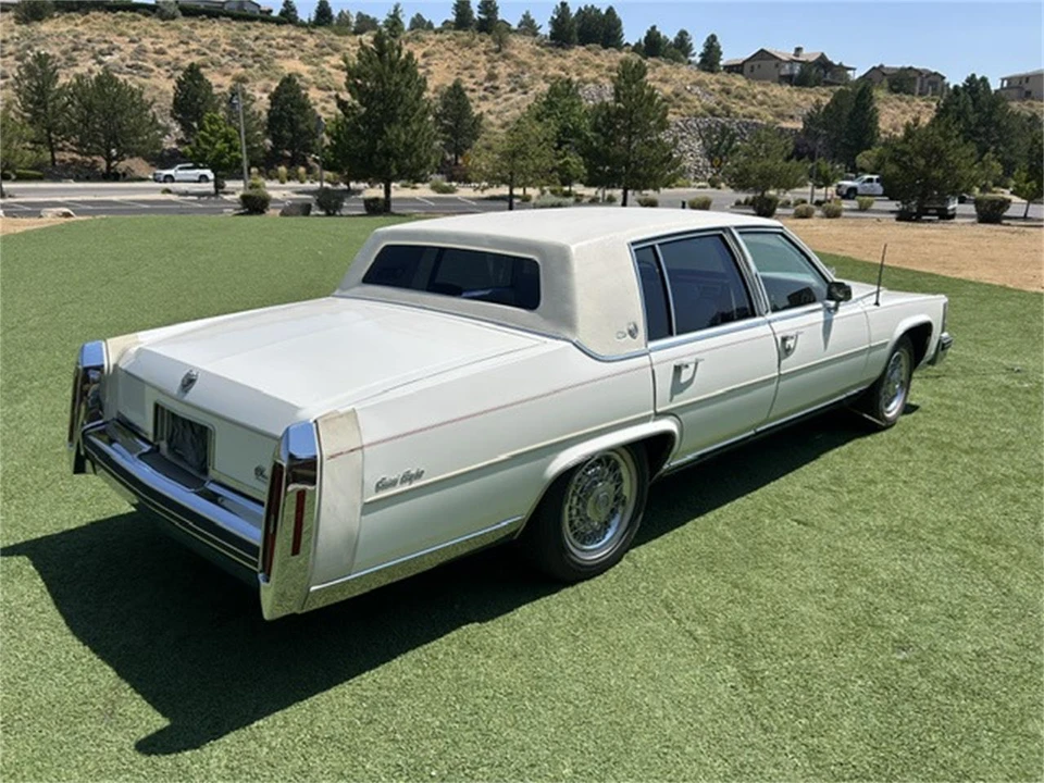 1984 Cadillac Fleetwood - Image 5 of 15