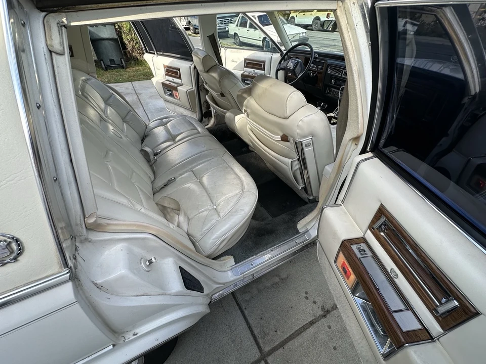 1984 Cadillac Brougham - Image 14 of 21