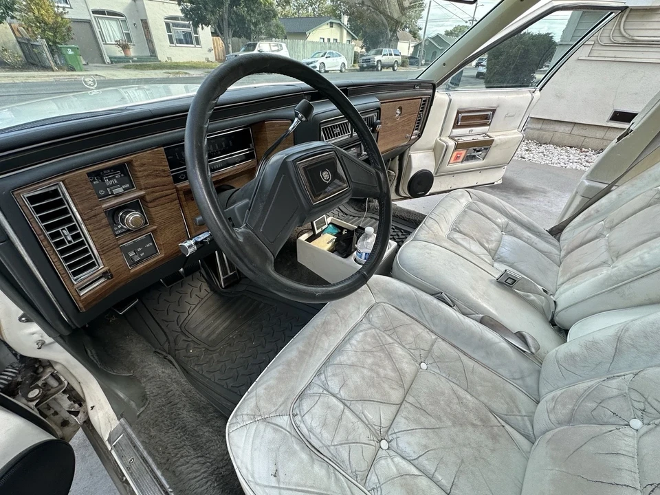 1984 Cadillac Brougham - Image 18 of 21