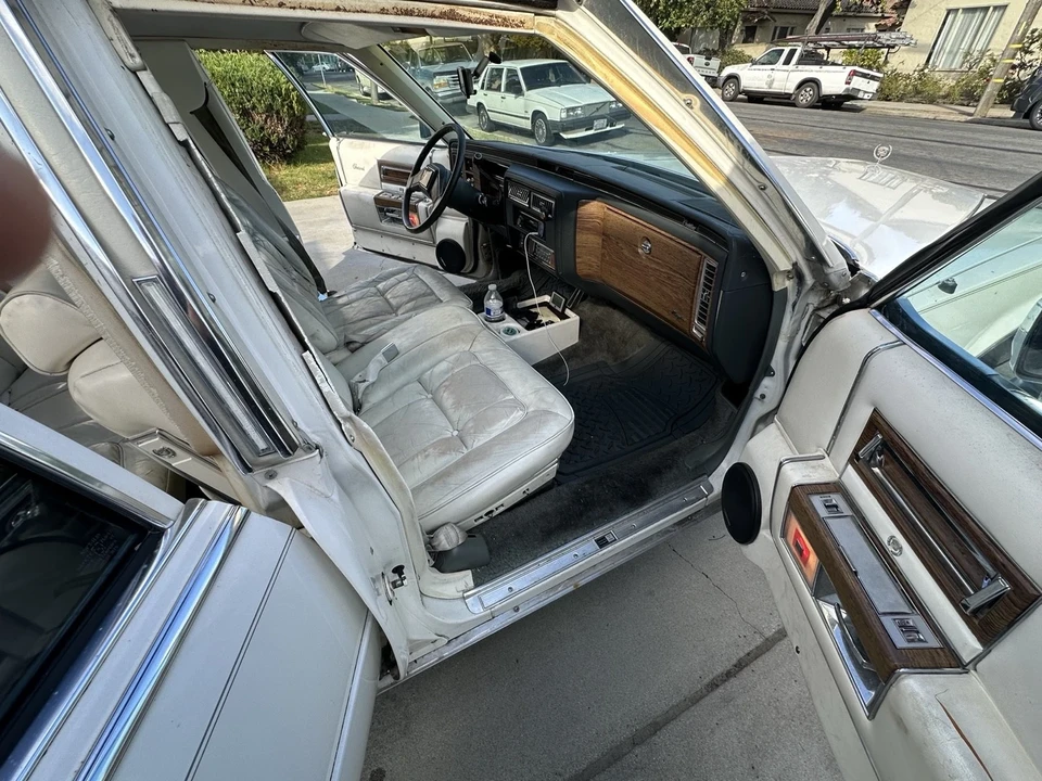 1984 Cadillac Brougham - Image 15 of 21