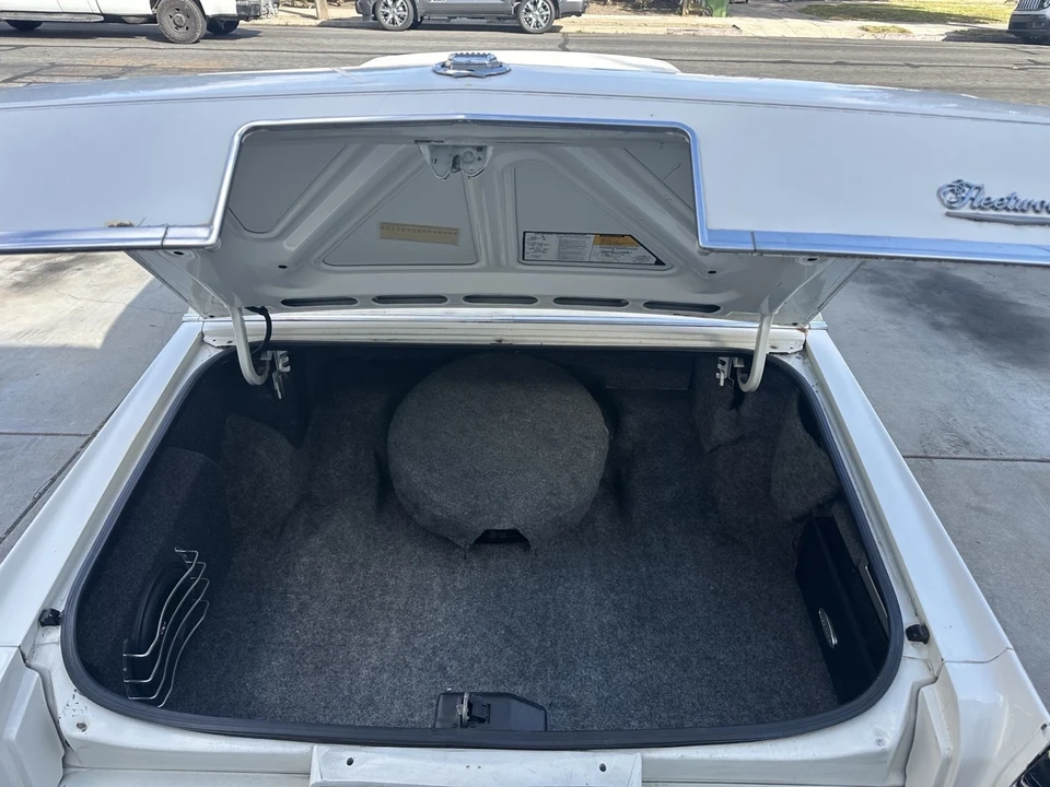 1984 Cadillac Brougham - Image 10 of 21