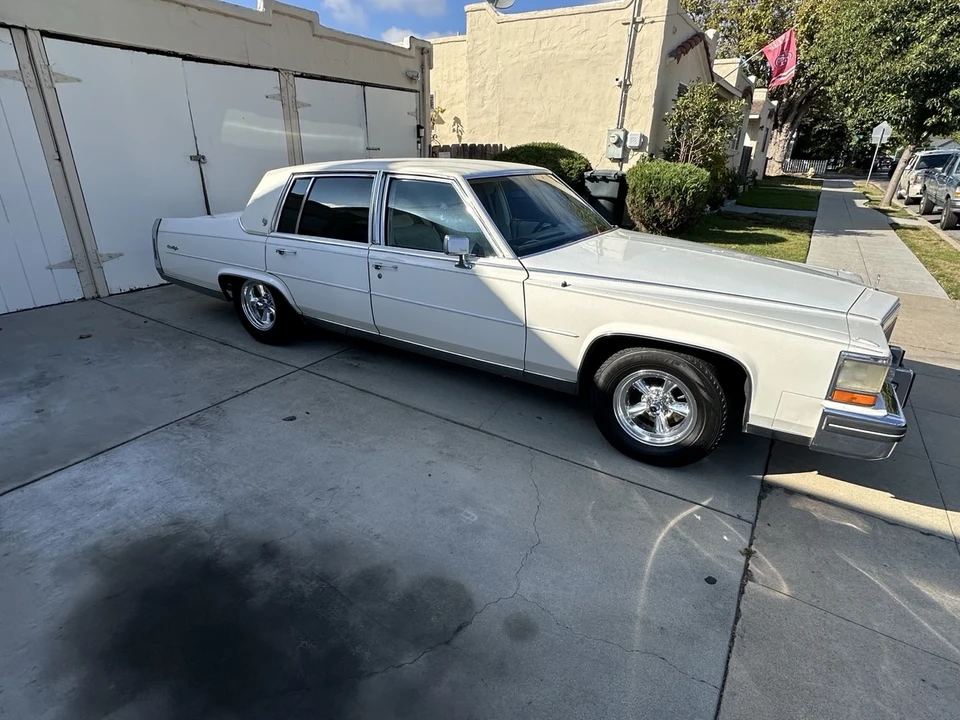 1984 Cadillac Brougham - Image 5 of 21