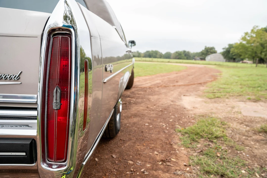1984 Cadillac Fleetwood - Image 25 of 31