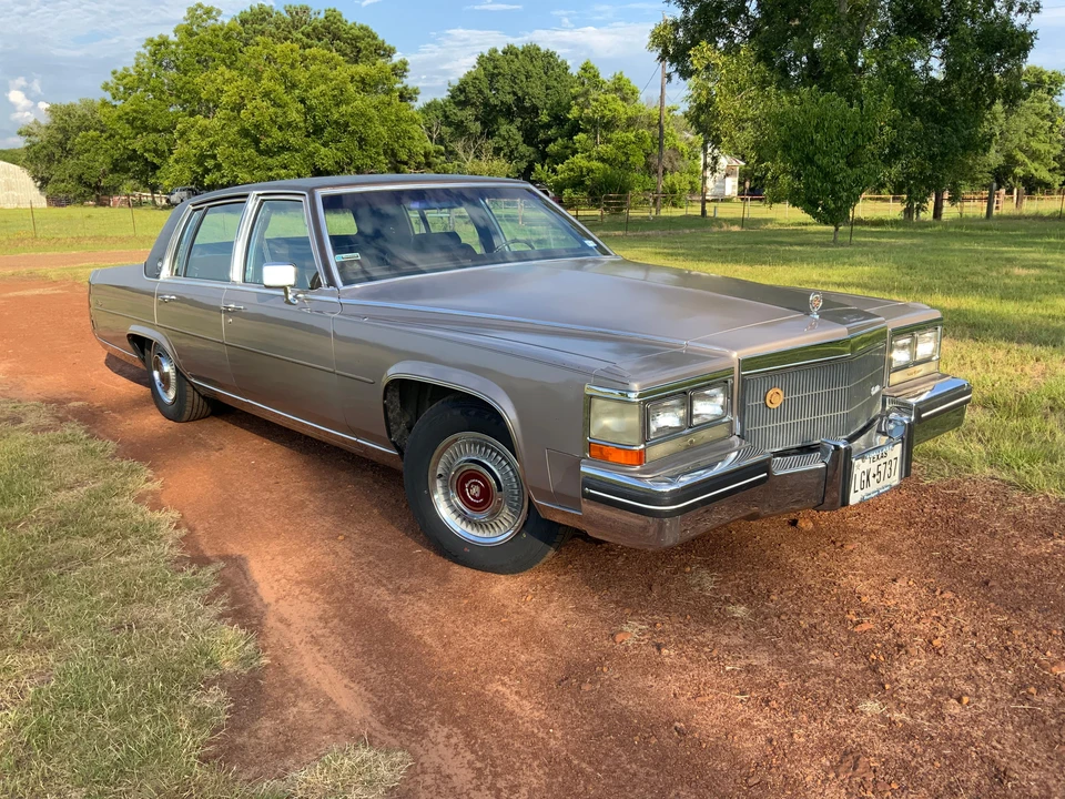 1984 Cadillac Fleetwood - Image 12 of 31