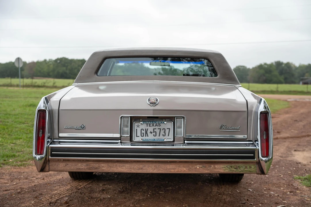 1984 Cadillac Fleetwood - Image 10 of 31
