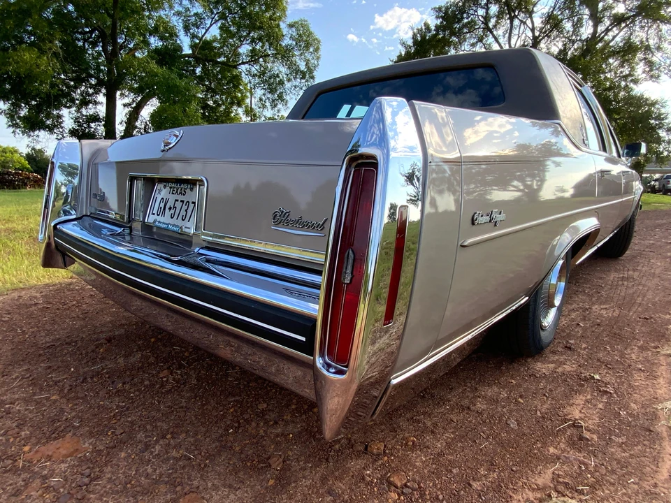 1984 Cadillac Fleetwood - Image 11 of 31