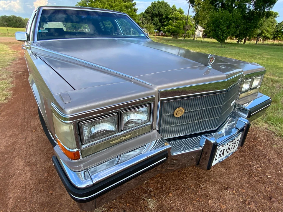1984 Cadillac Fleetwood - Image 13 of 31
