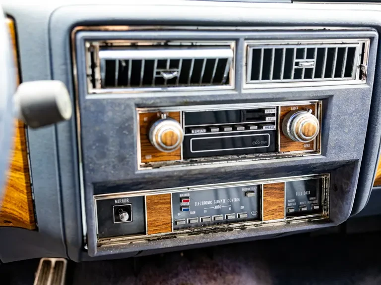 1984 Cadillac Fleetwood - Image 15 of 31