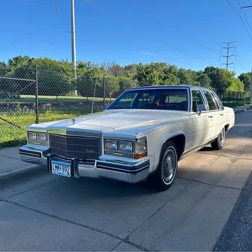1984 Cadillac Fleetwood Sedan 4D