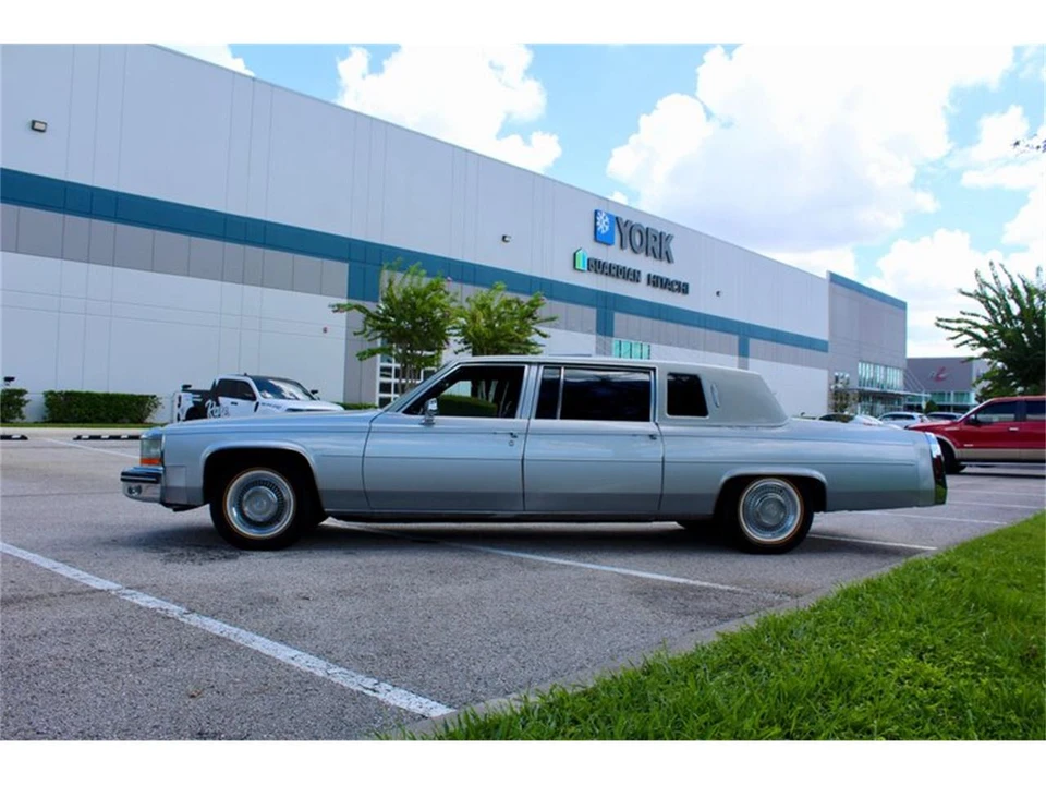1984 Cadillac Fleetwood - Image 9 of 31