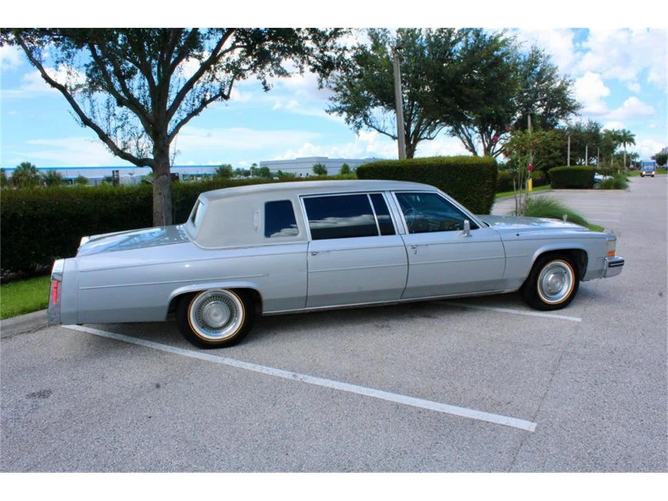 1984 Cadillac Fleetwood - Image 15 of 31