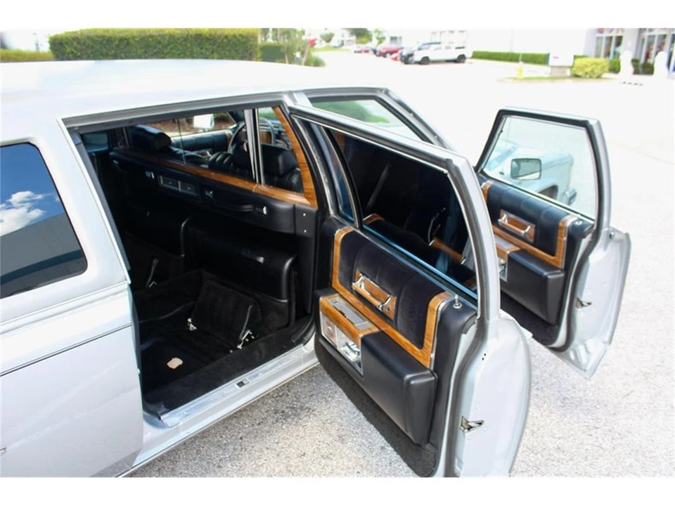 1984 Cadillac Fleetwood - Image 25 of 31