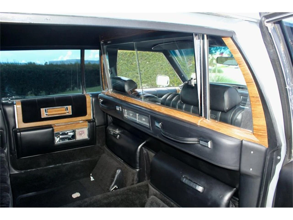 1984 Cadillac Fleetwood - Image 27 of 31