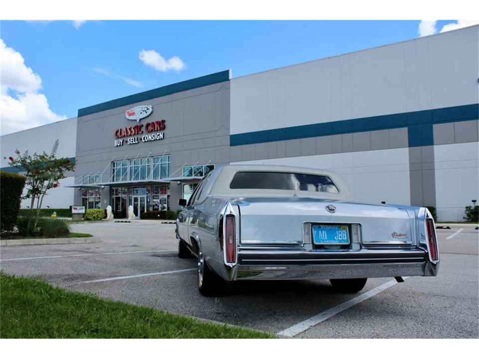 1984 Cadillac Fleetwood - Image 12 of 31