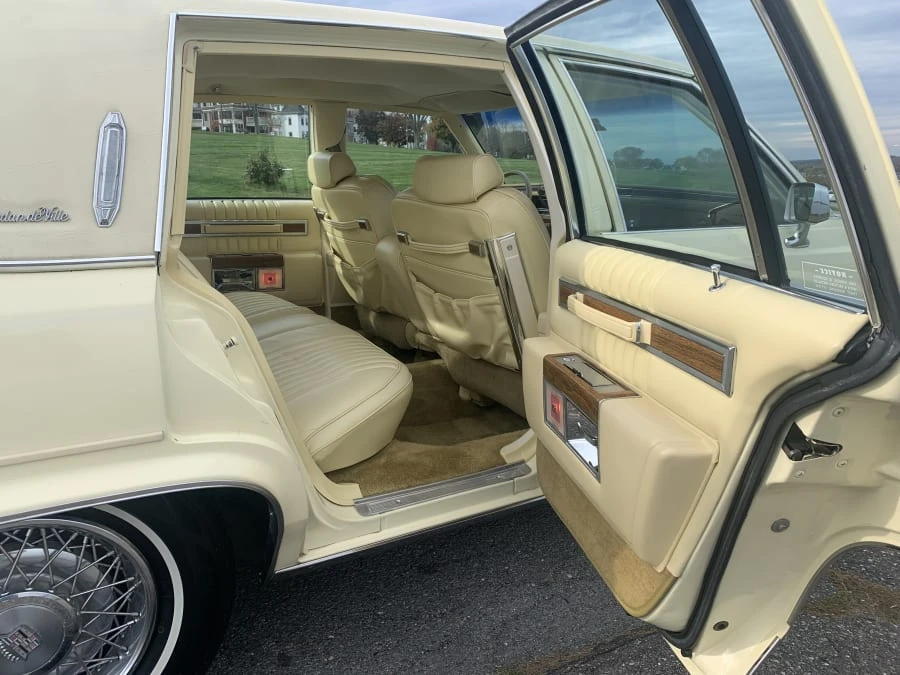 1984 Cadillac DeVille 5th Gen - Image 8 of 17