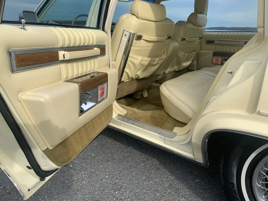 1984 Cadillac DeVille 5th Gen - Image 7 of 17