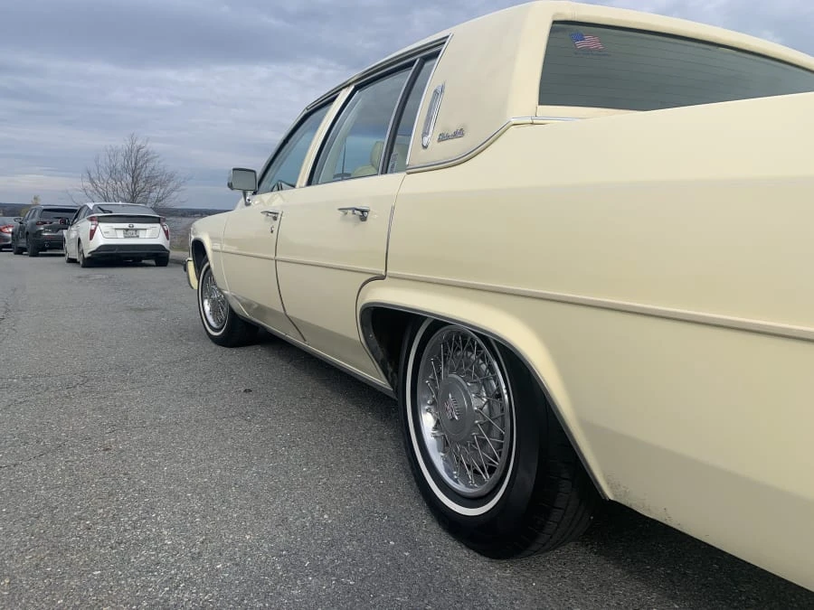 1984 Cadillac DeVille 5th Gen - Image 5 of 17