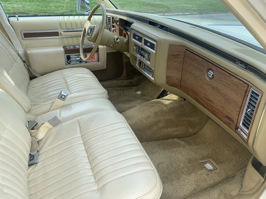 1984 Cadillac DeVille 5th Gen - Image 10 of 17