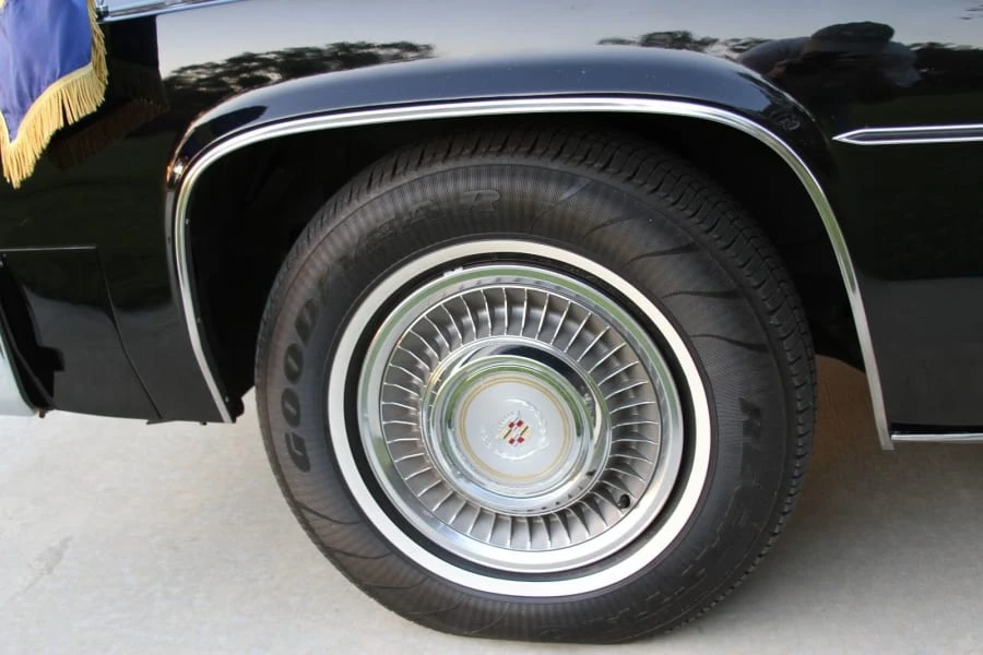 1984 Cadillac Series 70 & 75 - Image 6 of 18