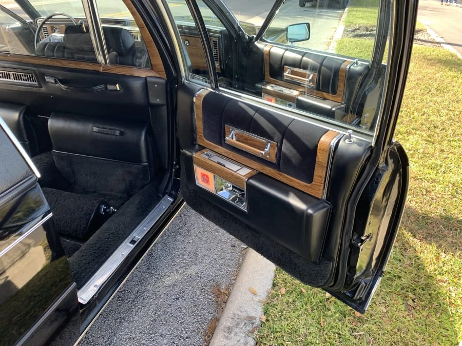 1984 Cadillac Series 70 & 75 - Image 9 of 14