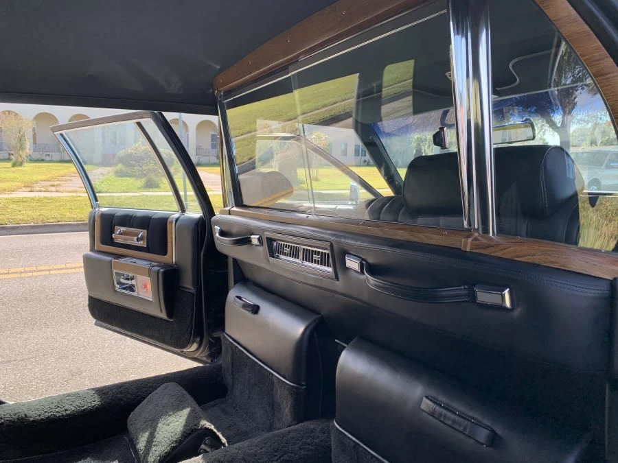 1984 Cadillac Series 70 & 75 - Image 10 of 14