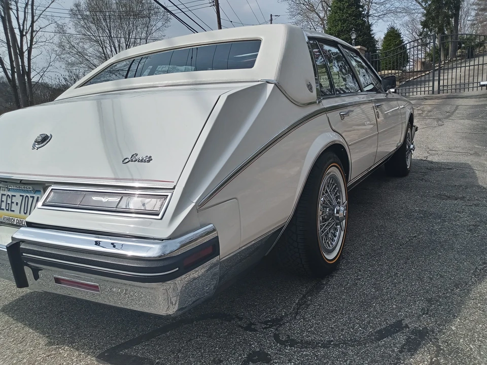 1984 Cadillac Seville - Image 28 of 31