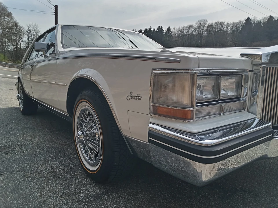 1984 Cadillac Seville - Image 24 of 31