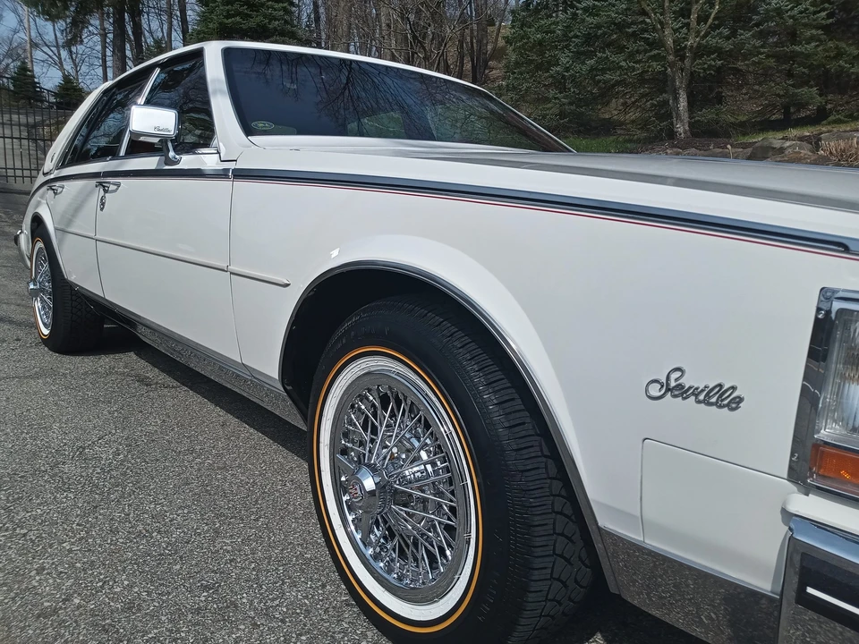 1984 Cadillac Seville - Image 25 of 31